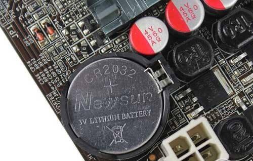 电脑主板上的纽扣电池有什么用