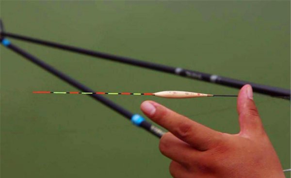 冬钓鲫鱼用多少吃铅量的漂