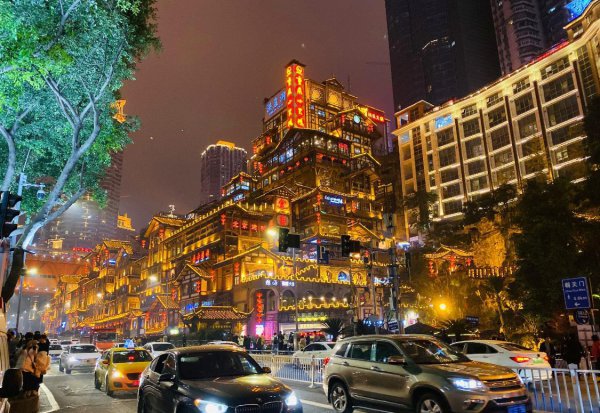 成都和重庆哪个城市更适合居住生活