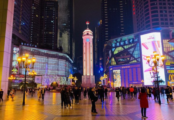 成都和重庆哪个城市更适合居住生活