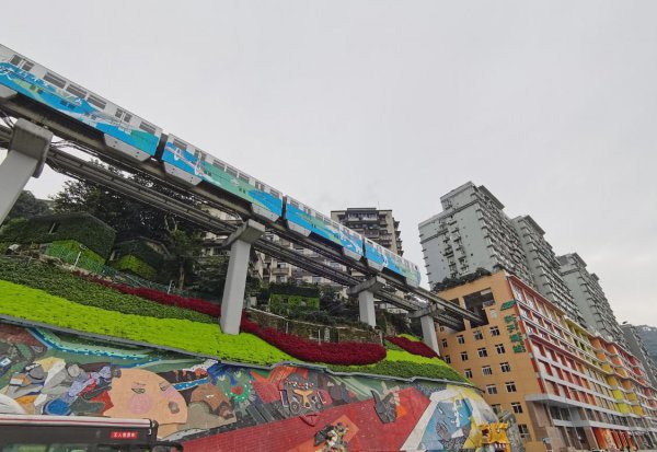 成都和重庆哪个城市更适合居住生活