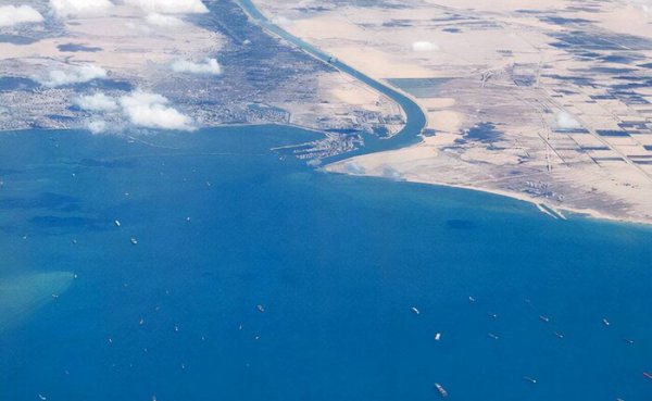 红海盐度高的原因