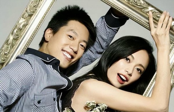 凌潇肃和姚晨怎么回事