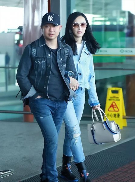 凌潇肃和姚晨怎么回事