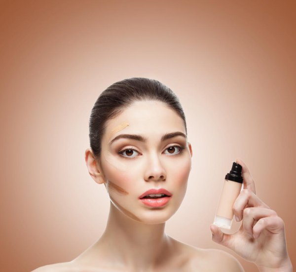 粉饼和粉底液一样吗