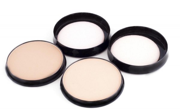 粉饼和粉底液一样吗