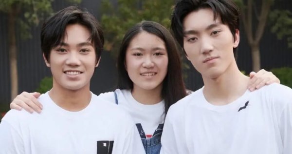 张艺谋有几个孩子分别叫什么