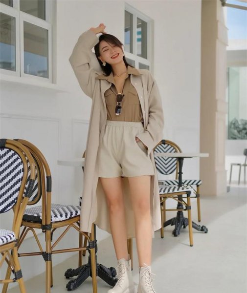 长风衣搭配什么裤子和鞋子