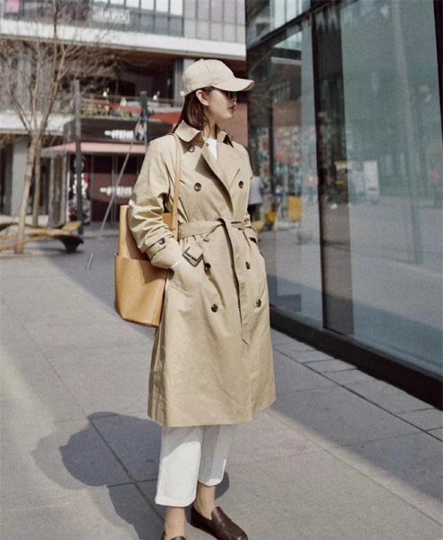 长风衣搭配什么裤子和鞋子