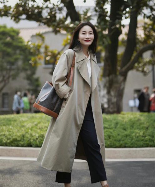 长风衣搭配什么裤子和鞋子