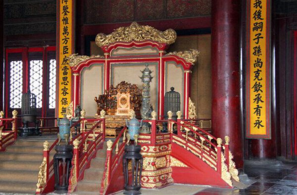 清朝乾隆雍正康熙关系顺序