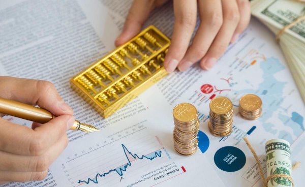 目前干什么最容易挣钱