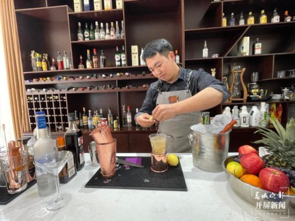 调酒师多少钱一个月工资