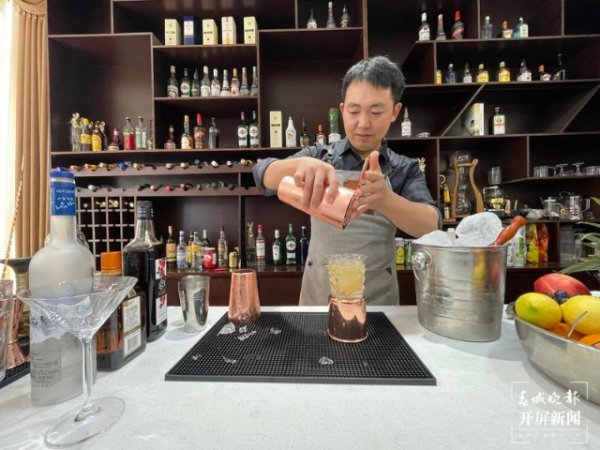 调酒师多少钱一个月工资