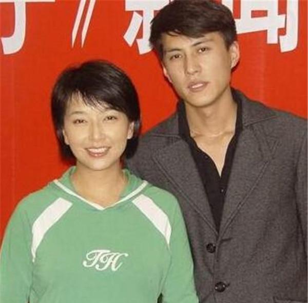 靳东和江珊的关系怎么样