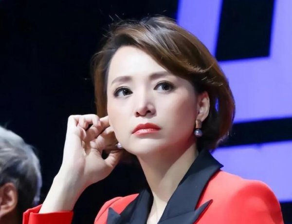 董卿最近出什么事了