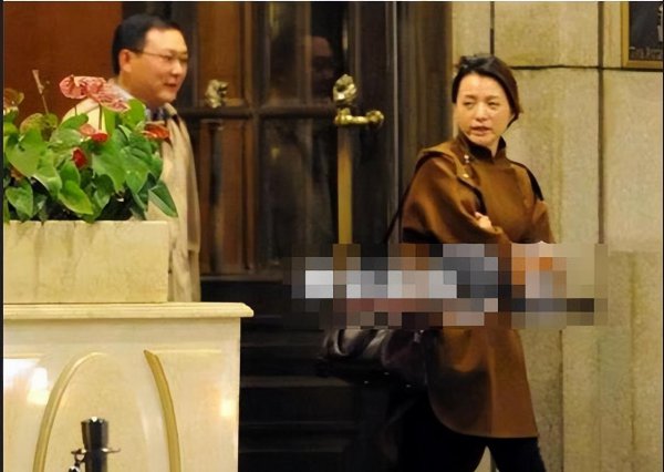 董卿最近出什么事了