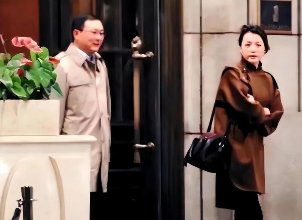 董卿最近出什么事了