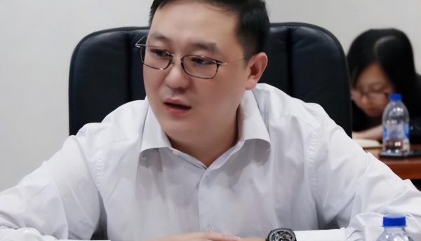 董卿最近出什么事了