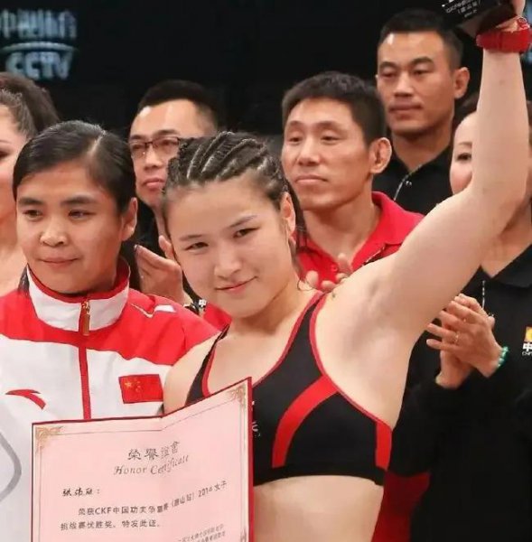 河北拳手张伟丽个人资料