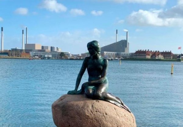 安徒生童话是哪个国家的