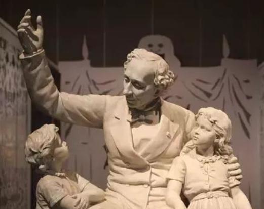 安徒生童话是哪个国家的