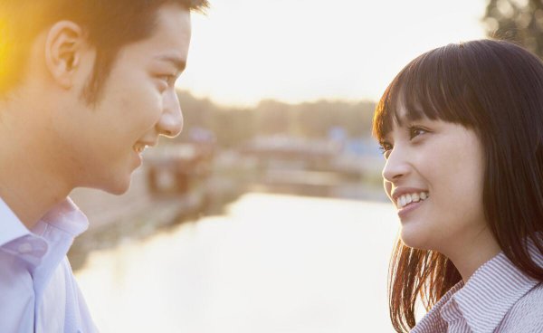 30岁男人碰到喜欢的人的行为和举动