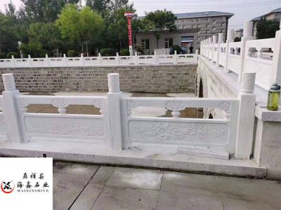 汉白玉栏杆多少一米 常见的汉白玉石雕栏杆尺寸规格