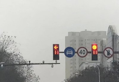 调头时什么情况下不需要等红灯 在红路口掉头是否会扣分