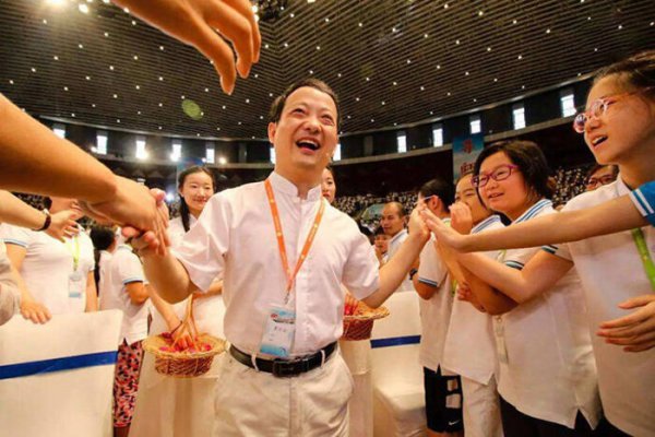 崔万志个人资料和简介