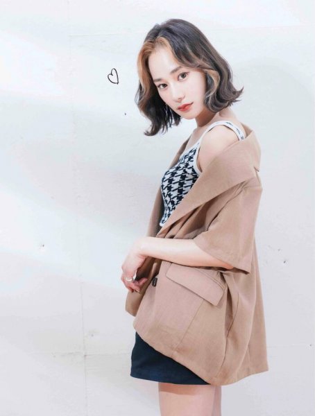 女孩子圆脸适合什么短发发型