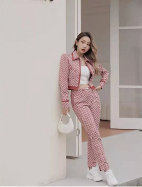 黑黄皮适合什么颜色的衣服