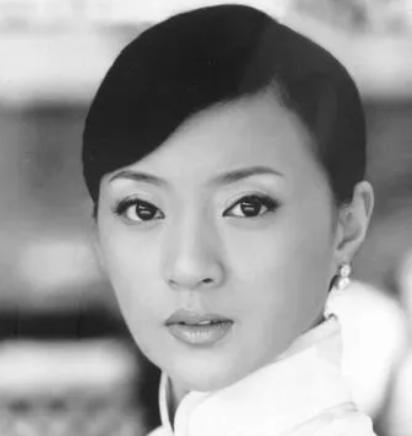 金玉婷的个人资料图片