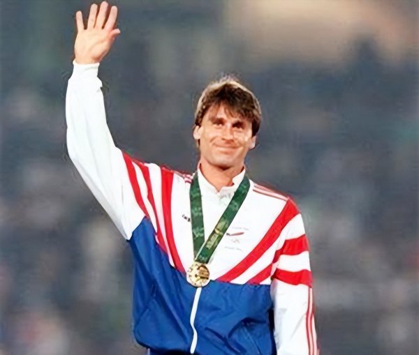 标枪世界纪录多少米