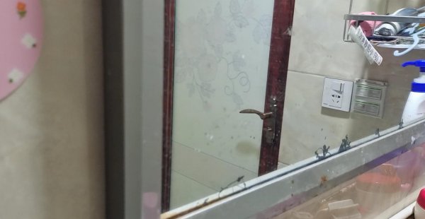 手指没有缝隙一定是双面镜吗