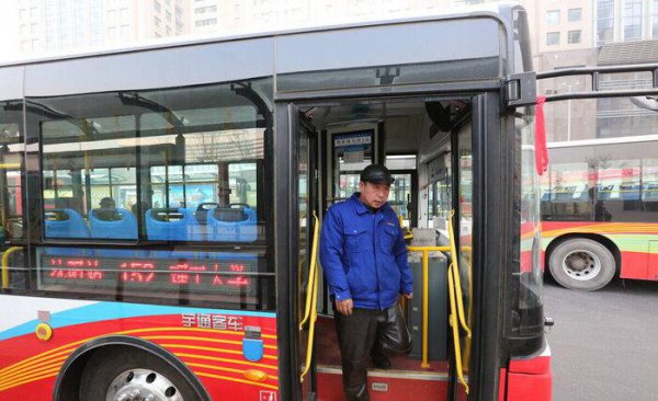 公交车司机一天上班上几个小时