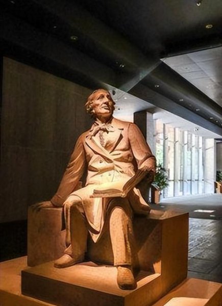 海的女儿作者简介及其主要作品