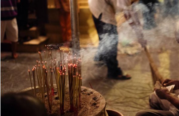 去寺庙上香的规矩和忌讳