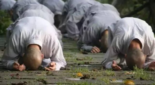 去寺庙上香的规矩和忌讳