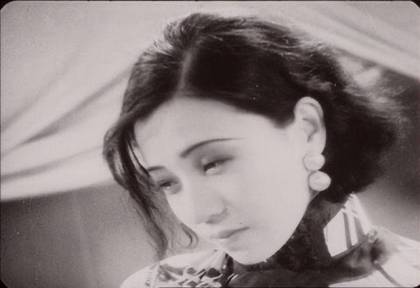 阮玲玉的一生经过故事简介