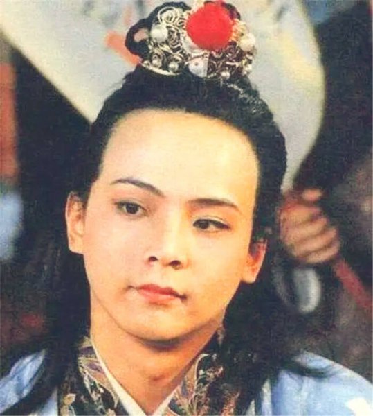 红楼梦袭人嫁给了谁