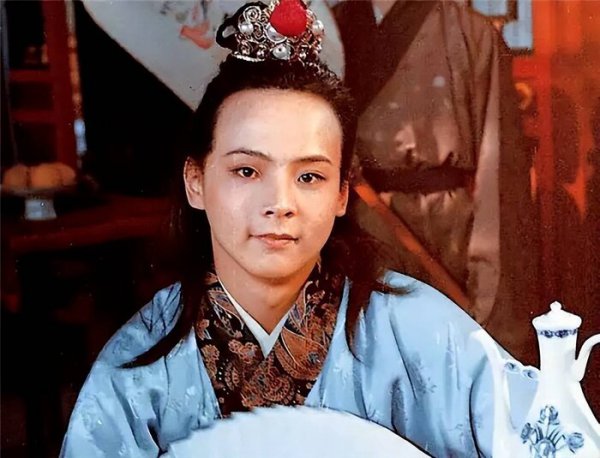 红楼梦袭人嫁给了谁