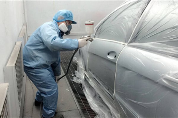 白色车蹭出黑色底漆算严重吗