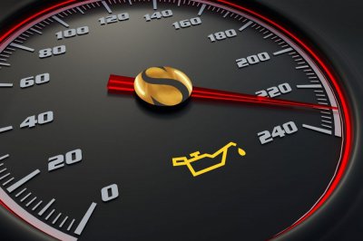 造机油灯亮是什么原因 汽车机油灯亮的原因和解决方法