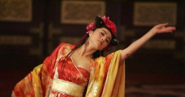 李白写杨贵妃的三首诗