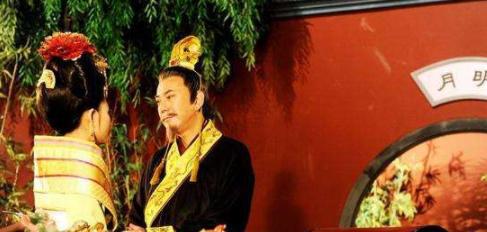 李白写杨贵妃的三首诗