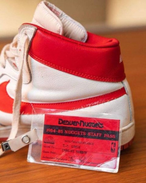 世界上最贵的球鞋排行第一