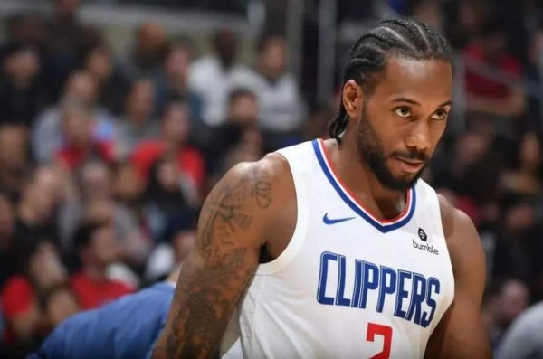 篮球小前锋站位图解