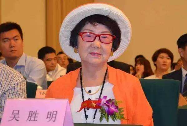 吴胜明传奇人生简介