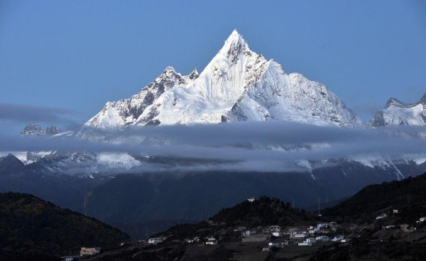 德钦县属于哪个省哪个市